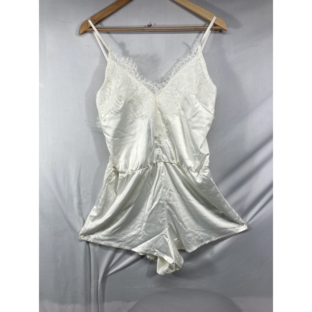 Lulus Silk Be My Love White Satin Lace Lounge Sleep Wear Pajama Romper  NWT Sz S